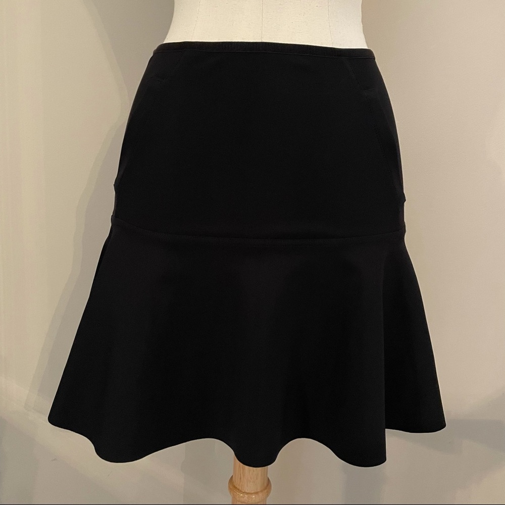Lululemon Get It On Skirt in Black, Size 4